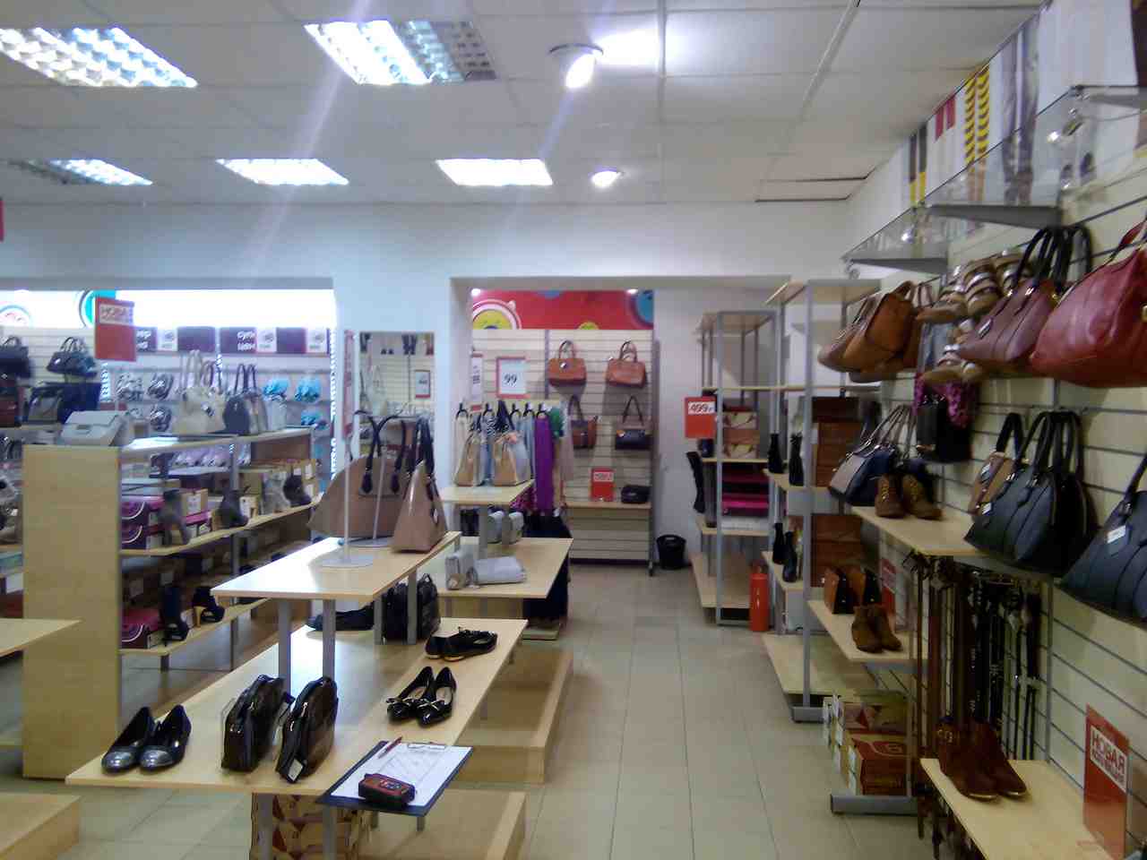 Закончен ремонт очередного магазина сети "КАРИ" в г.Реж, общей площадью 300 кв.м.